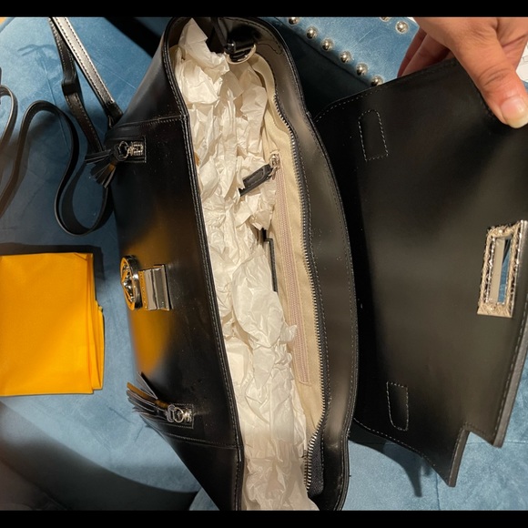 MARIO VALENTINO CARMILLA LEATHER TOTE NWT - Picture 9 of 9